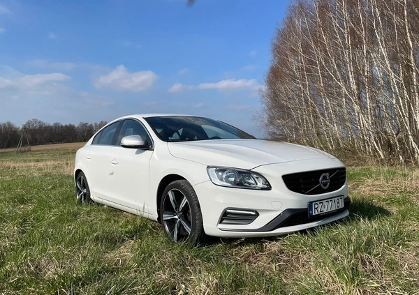 Volvo S60 cena 73500 przebieg: 132000, rok produkcji 2018 z Rzeszów małe 172